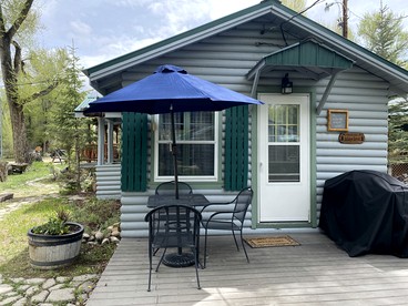 Tiny Cabin Perfect an Individual Escape with BBQ in Riverside, Wyoming - glamping.directory