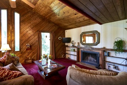 Secluded Cabin Surrounded By Pine Trees in Idyllwild, California - Idyllwild, California - glamping.directory
