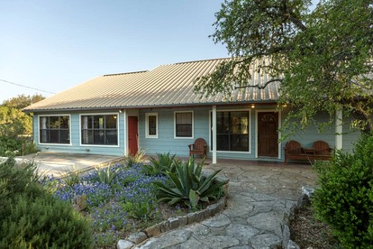 Spacious Hill Country Home Along the Banks of Smith Creek - glamping.directory
