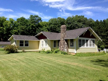 Secluded Lakeside Retreat for Groups near Grand Rapids, Minnesota - glamping.directory