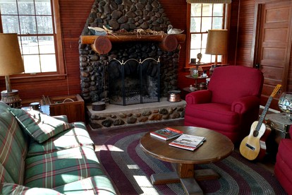 Secluded Lakeside Retreat for Groups near Grand Rapids, Minnesota - Cohasset, Minnesota - glamping.directory