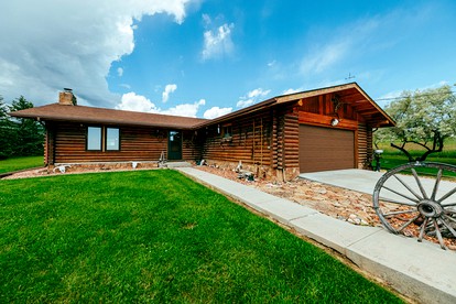 Rustic Cabin with Enormous Backyard and Marvelous Mountain Views in Buffalo, Wyoming - glamping.directory