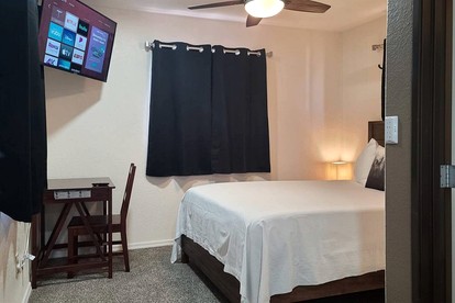 Quiet Adventure Base with BBQ Area & Scenic Nights in Williams, Arizona - Williams, Arizona - glamping.directory