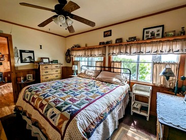 Stunning Waterfront Cabin on Flanders Pond for an Amazing Family Adventure in Sullivan, Maine - Sullivan, Maine - glamping.directory