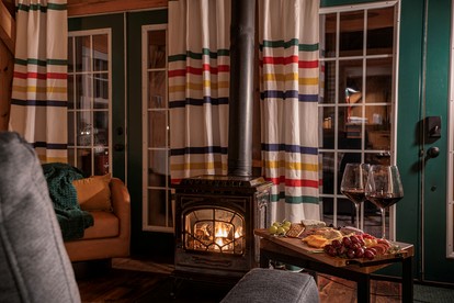 Cozy Woodland Cabin Retreat – Peaceful Escape in Nature in Bethel, Maine - Bethel, Maine - glamping.directory