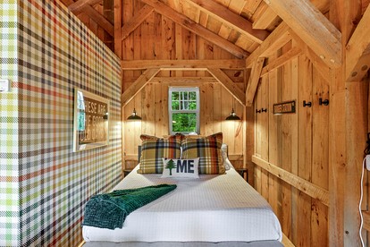 Cozy Woodland Cabin Retreat – Peaceful Escape in Nature in Bethel, Maine - Bethel, Maine - glamping.directory