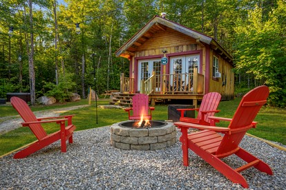 Cozy Woodland Cabin Retreat – Peaceful Escape in Nature in Bethel, Maine - glamping.directory