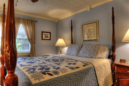 Romantic Bed and Breakfast Rooms in Wine Country Finger Lakes, New York - Penn Yan, New York - glamping.directory