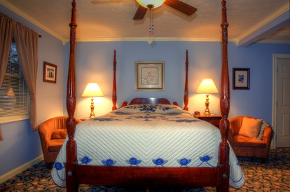 Romantic Bed and Breakfast Rooms in Wine Country Finger Lakes, New York - Penn Yan, New York - glamping.directory