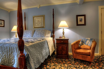 Romantic Bed and Breakfast Rooms in Wine Country Finger Lakes, New York - Penn Yan, New York - glamping.directory