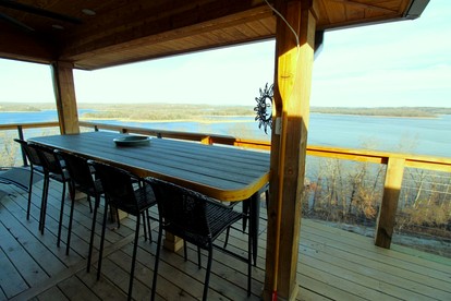 Luxury Lakeview Home with Expansive Two-Level Deck Near Beaver Lake | Rogers, Arkansas - Rogers, Arkansas - glamping.directory