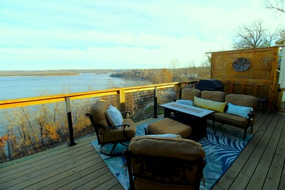 Luxury Lakeview Home with Expansive Two-Level Deck Near Beaver Lake | Rogers, Arkansas - Rogers, Arkansas - glamping.directory