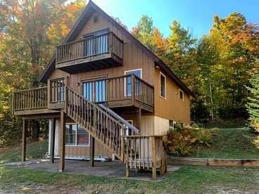 Charming Cabin Rental Perfect for an Adirondack Getaway - glamping.directory