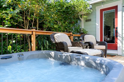 Beautiful Bungalow for Glamping on the Russian River in Guerneville, California - Guerneville, California - glamping.directory