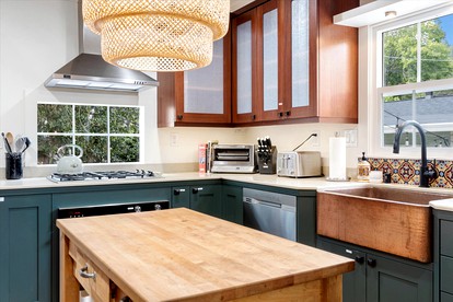 Beautiful Bungalow for Glamping on the Russian River in Guerneville, California - Guerneville, California - glamping.directory