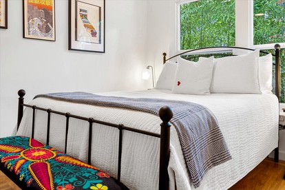 Beautiful Bungalow for Glamping on the Russian River in Guerneville, California - Guerneville, California - glamping.directory