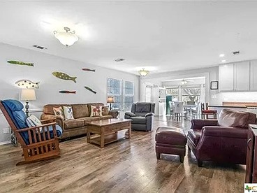 Lovely Cabin with Foosball and Great Views in New Braunfels, Texas - New Braunfels, Texas - glamping.directory