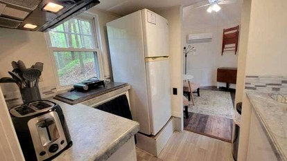 Amazing Pet-Friendly Tiny House Rental with Hot Tub in the Chattahoochee National Forest, Georgia - Suches, Georgia - glamping.directory
