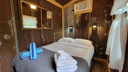 Amazing Pet-Friendly Tiny House Rental with Hot Tub in the Chattahoochee National Forest, Georgia - Suches, Georgia - glamping.directory