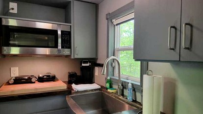 Amazing Pet-Friendly Tiny House Rental with Hot Tub in the Chattahoochee National Forest, Georgia - Suches, Georgia - glamping.directory