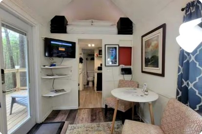 Amazing Pet-Friendly Tiny House Rental with Hot Tub in the Chattahoochee National Forest, Georgia - Suches, Georgia - glamping.directory