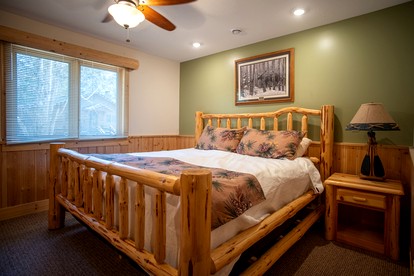 Spacious Luxury Log Cabin with Stone Fireplace & Screened Porch Near Superior National Forest, Babbitt MN - Babbitt, Minnesota - glamping.directory
