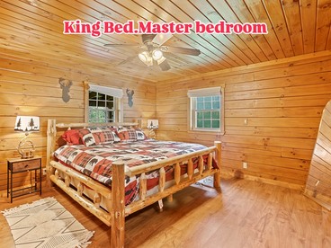 Serene and Secluded Log Cabin with Private Hot Tub in Hocking Hills, Perfect for a Family Glamping Retreat in Southeastern Ohio - Logan, Ohio - glamping.directory