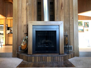 Contemporary Treetop Cabin with a Luxury Hot Tub in Idyllwild, California - Idyllwild, California - glamping.directory