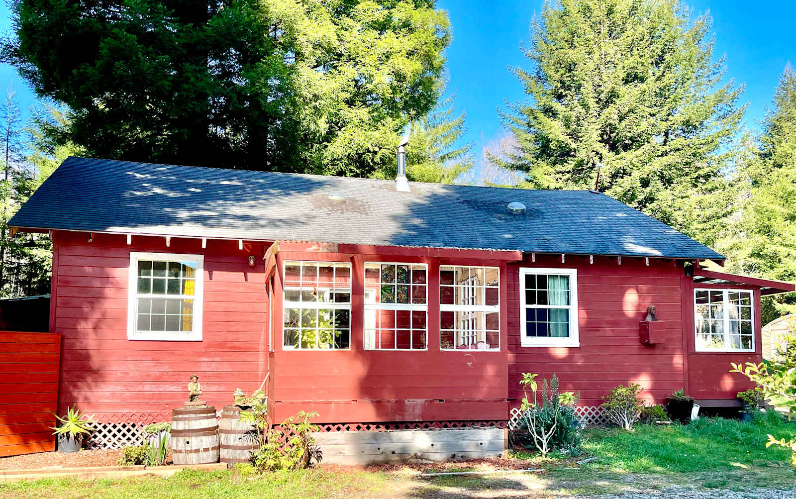Bueno Mana Homestead - Westhaven Moonstone, California - glamping.directory