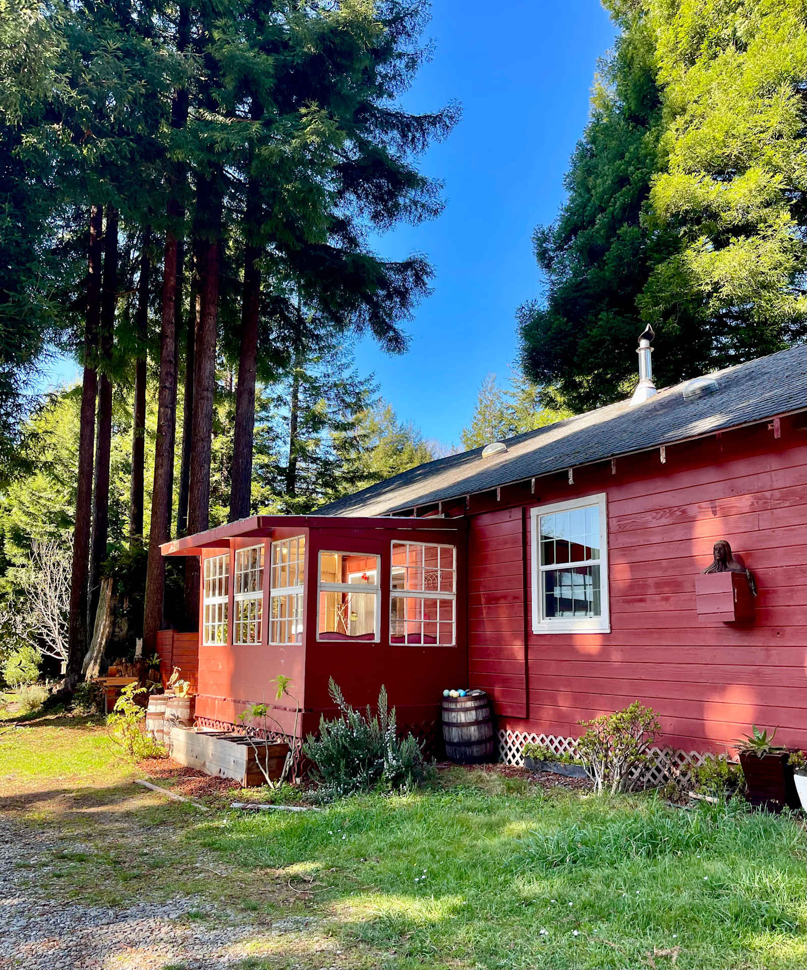 Bueno Mana Homestead - Westhaven Moonstone, California - glamping.directory
