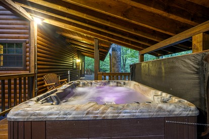 Spacious Cabin for 8 with Loft, Pool Table & Fireplace Near Broken Bow Lake - Broken Bow, Oklahoma - glamping.directory