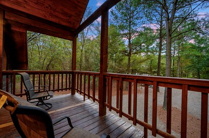 Spacious Cabin for 8 with Loft, Pool Table & Fireplace Near Broken Bow Lake - Broken Bow, Oklahoma - glamping.directory