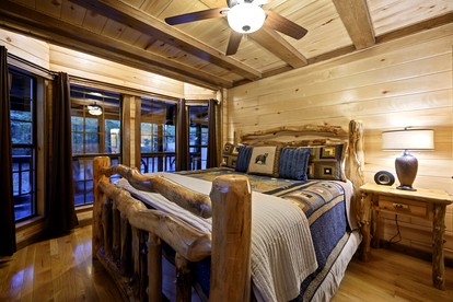 Spacious Cabin for 8 with Loft, Pool Table & Fireplace Near Broken Bow Lake - Broken Bow, Oklahoma - glamping.directory
