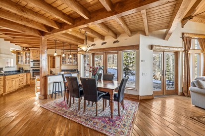 Exquisite Luxury Cabin with Stone Fireplace and Spectacular Views near Keystone and Breckenridge, Colorado - Silverthorne, Colorado - glamping.directory