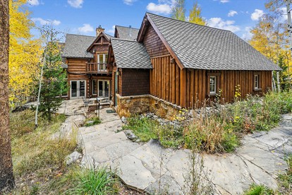Exquisite Luxury Cabin with Stone Fireplace and Spectacular Views near Keystone and Breckenridge, Colorado - glamping.directory