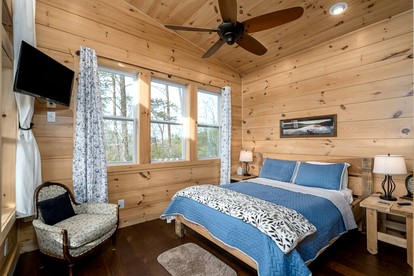 Fantastic Glamping Tiny Home Rental on The Toccoa River in Blue Ridge, Georgia - Blue Ridge, Georgia - glamping.directory