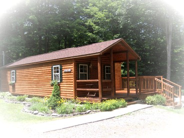 Romantic Cabin Rental with Wi-Fi near Lake Ontario in Sackets Harbor, New York - Sackets Harbor, New York - glamping.directory
