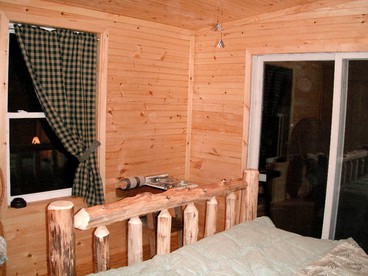 Romantic Cabin Rental with Wi-Fi near Lake Ontario in Sackets Harbor, New York - Sackets Harbor, New York - glamping.directory