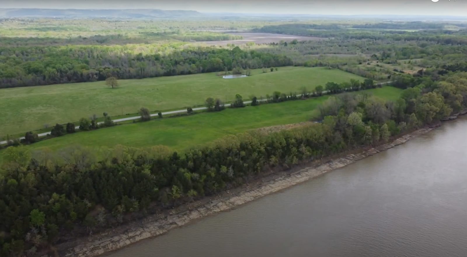 Southwinds on the Arkansas River - Atkins, Arkansas - glamping.directory