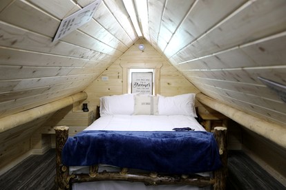 Peaceful Log Cabin Perfect for a Romantic Getaway near Yellowstone, Idaho - Island Park, Idaho - glamping.directory