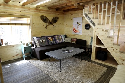 Peaceful Log Cabin Perfect for a Romantic Getaway near Yellowstone, Idaho - glamping.directory