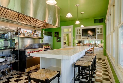 Incredible Villa Rental for Groups with Pool near Mt Vernon, Texas - Mt. Vernon, Texas - glamping.directory