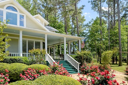 Incredible Villa Rental for Groups with Pool near Mt Vernon, Texas - glamping.directory