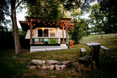 Vintage Camper Rental Ideal for Glamping in Missouri, MO - Saint Clair, Missouri - glamping.directory