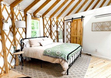 Incredible Spacious Yurt with Hot Tub and Fire Pit Surrounded by Nature for an Unforgettable Glamping Experience in Woodstock, Maine - Woodstock, Maine - glamping.directory