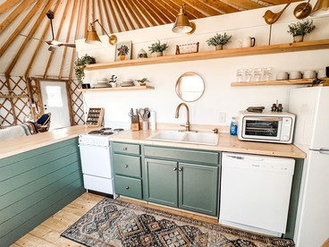 Incredible Spacious Yurt with Hot Tub and Fire Pit Surrounded by Nature for an Unforgettable Glamping Experience in Woodstock, Maine - Woodstock, Maine - glamping.directory