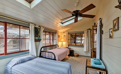 Private Cabin with Jacuzzi Great for a Group Getaway in Tennessee - Franklin, Tennessee - glamping.directory