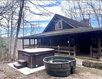 Private Cabin with Jacuzzi Great for a Group Getaway in Tennessee - Franklin, Tennessee - glamping.directory