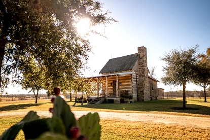 Romantic Weekend Getaway near Houston in New Ulm, Texas - New Ulm, Texas - glamping.directory