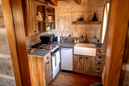 Romantic Weekend Getaway near Houston in New Ulm, Texas - New Ulm, Texas - glamping.directory